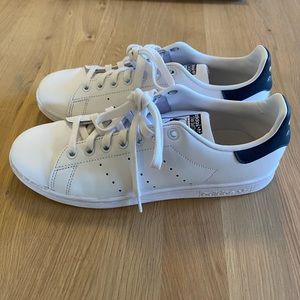 Adidas Stan Smith Navy, EUC, Sz US 9.5 women’s / 8 mens